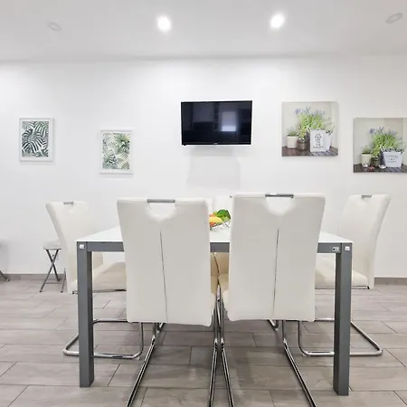 Διαμέρισμα Rocha Tropical